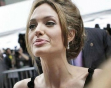 Хронология изменений фигуры Анджелины Джоли за 16 лет (ФОТО)