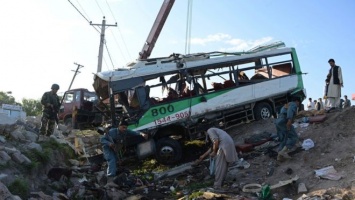 В Афганистане террорист-смертник атаковал автобус с новобранцами полиции, погибли 12 человек