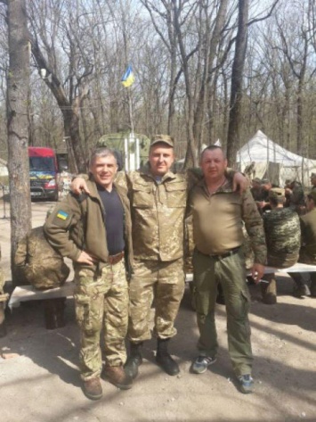 Новобугская делегация отвезла гуманитарную помощь бригаде артиллеристов под Мариуполем