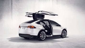 Tesla отзывает Model X