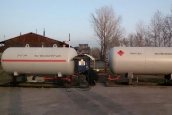 В соседнем районе фискальщики "прикрыли" нелегальную газовую заправку (ФОТО)