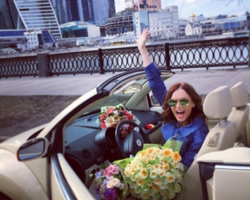 Ирине Безруковой на 51-летие подарили ванну цветов