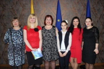 Работы криворожских школьниц признаны лучшими во Всеукраинском конкурсе эссе "Я европеец" (ФОТО)