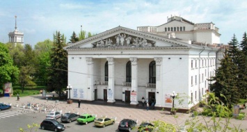 В Мариуполе переименовали драматический театр в связи с декоммунизацией