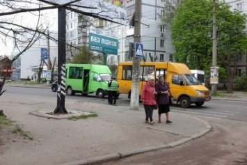 В Николаеве на пешеходном переходе столкнулись две маршрутки, есть жертвы (ФОТО)