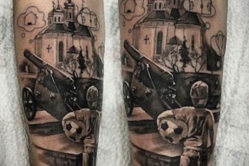Андрей Ярмоленко сделал татуировку с видом Чернигова
