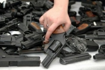 Трем жителям Сумщины грозит срок за хранение оружия