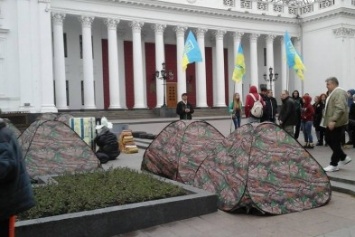 Трухановский майдан: В Одессе протестующие разбили новый палаточный городок (ФОТО)