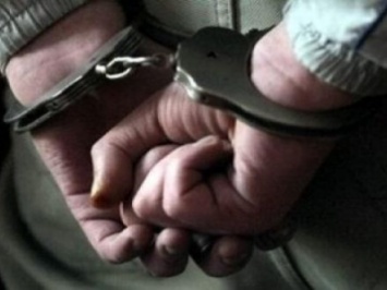 Суд арестовал мужчин, которые пытались продать оружие в Запорожье