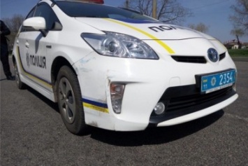 Полицейская Toyota Prius попала в тройное ДТП с «Москвичом» и Opel Astra (ФОТО)