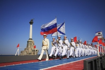 Войска Южного военного округа приступили к подготовке к майским военным парадам в Севастополе и Керчи