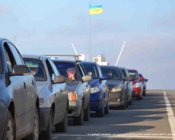 На блокпосту Зайцево сбой системы - образовались километровые очереди