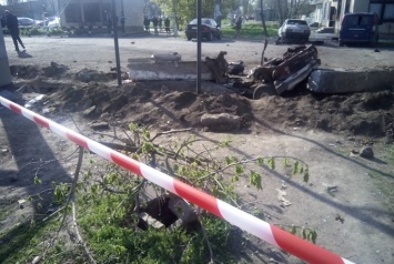 Страшный взрыв на Крымской границе: жуткие подробности и кадры с места происшествия