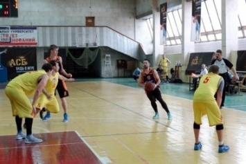 Все ялтинские клубы добились побед в мужском Чемпионате Крыма по баскетболу