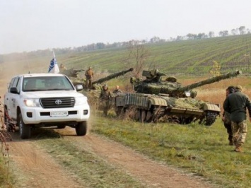 "ЛНР" объяснила наличие боевой техники в Луганске подготовкой к параду 9 мая