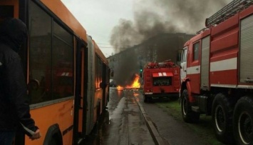 ДТП в Киеве: автомобиль полностью сгорел