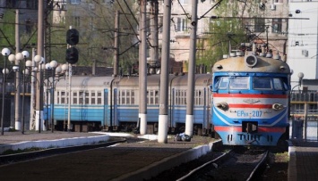 В поезде Киев-Мариуполь военный порезал вены - СМИ