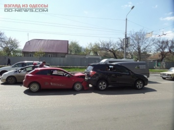 В Одессе произошло ДТП с участием четырех машин