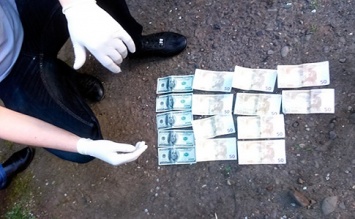 Под Черновцами за взятку был задержан подполковник полиции: руководитель угрожал подчинененному и требовал почти 30 тысяч грн
