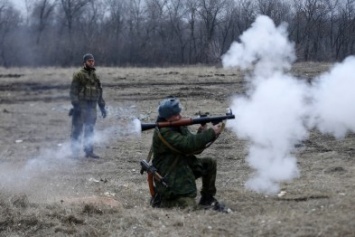 Боевики в зоне АТО продолжают вести обстрелы украинских войск