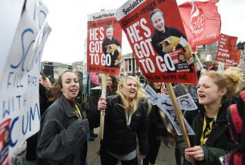 Тысячи британцев вышли на улицы Лондона, чтобы заявить протест против политики экономии