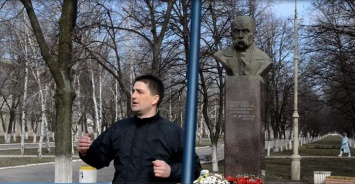 Президент Украины почтил память горловского депутата, замученного боевиками в 2014-м
