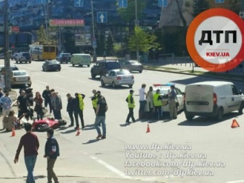 Мотоциклист попал в ДТП в Киеве