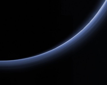 NASA: Гравитационные волны меняют яркость Плутона
