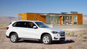 Названа дата дебюта BMW X5 следующего поколения