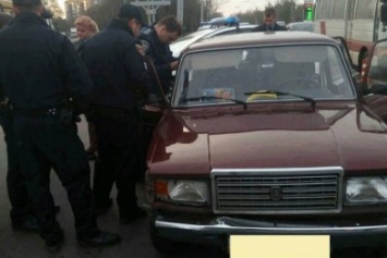 В Одессе задержали банду грабителей на украденной машине (ФОТО)
