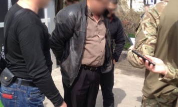 В Харькове на взятке в 80 тыс. грн задержали военного комиссара