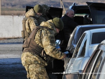 Сегодня на пункте пропуска "Зайцево" образовались очереди из 400 автомобилей