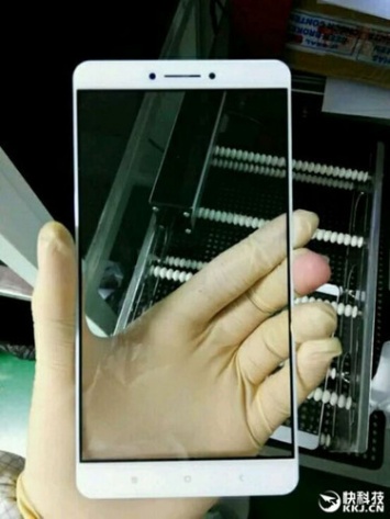 Планшетофон Xiaomi Max - "всплыли" фото передней панели