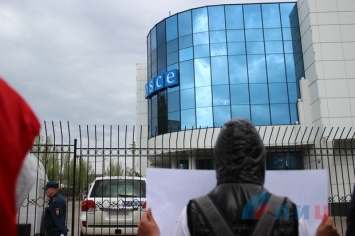 «ЛНРовцы» пригрозили приходить к представителям ОБСЕ, пока те не «исправятся» (ФОТО)