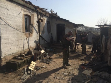 Боевики за день 8 раз обстреляли позиции сил АТО, - пресс-центр