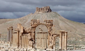 В Лондоне открыли копию Триумфальной арки из Пальмиры, разрушенную ИГИЛ (фото, видео)