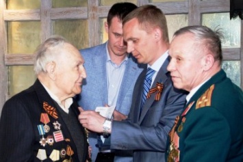 Ялтинские депутаты в День свобеждения Ялты организовали торжественный прием для ветеранов