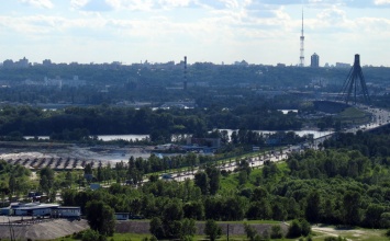 В интернете опубликовали редкое видео строительства Московского моста в Киеве