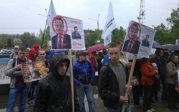 Запорожцы вышли на очередной митинг против "донецких смотрящих"