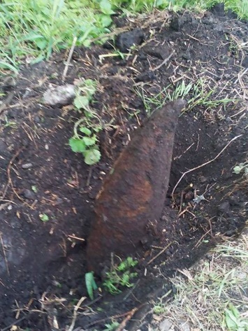 В Первомайском районе искали металлолом и нашли два снаряда