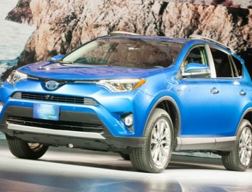 Кроссовер Toyota RAV4 стал самым востребованным авто в России