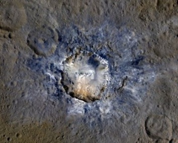 NASA: Dawn сделал новые цветные снимки яркого кратера на Церере