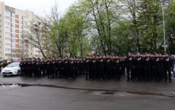 Во Львове решили увеличить количество патрульных - присягу приняло 123 полицейских