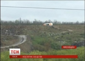 Очень мощный взрыв на гранитном карьере на Николаевщине повредил дома соседнего села