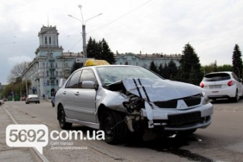 В Днепродзержинске на пересечении улицы Медицинской и проспекта Тараса Шевченко произошло ДТП