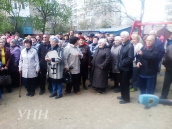 Бои за историю: в Мариуполе митингуют против переименования проспекта маршала Жукова в честь "героев АТО"