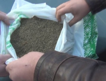 Житель области пытался увезти в Россию "травку" с запахом кофе