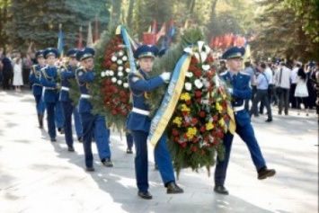 Полевая каша для ветеранов, фильмы о войне и парад оркестров: Харьков готовится ко Дню Победы