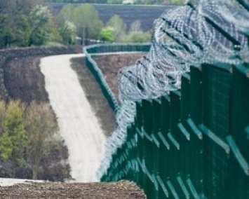 Как выглядит Стена на границе Украины с Россией (ФОТО)