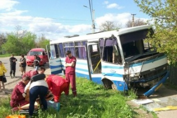По вине водителя маршрутки женщина из Черноморска оказалась в больнице с открытым переломом ноги (+фото)